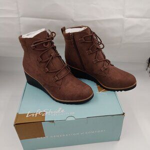 Life Stride Zone Women's Wedge Boots Size 8.5, Brown